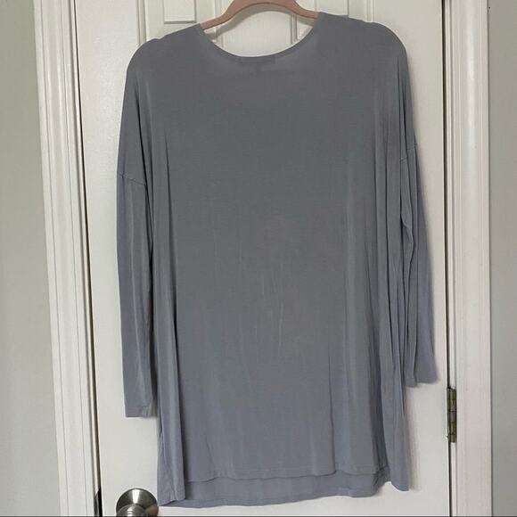 EMMA’S CLOSET • Long Sleeve Light Grey Piko Top - Picture 5 of 5